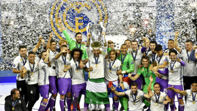 德甲第17轮：多特3-0不莱梅距榜首8分 施洛特贝克头球破门萨比策吉拉西建功