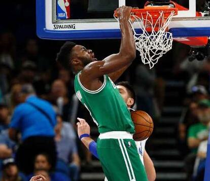 昨天在办公室度过了愉快的一天。 来源：Madrid Zone