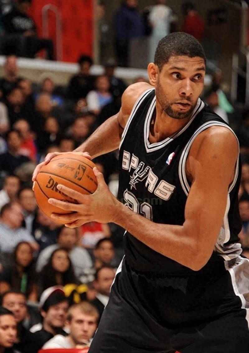 经纪人：那不勒斯今夏也有意博尼，但奥西利奥起了决定性作用