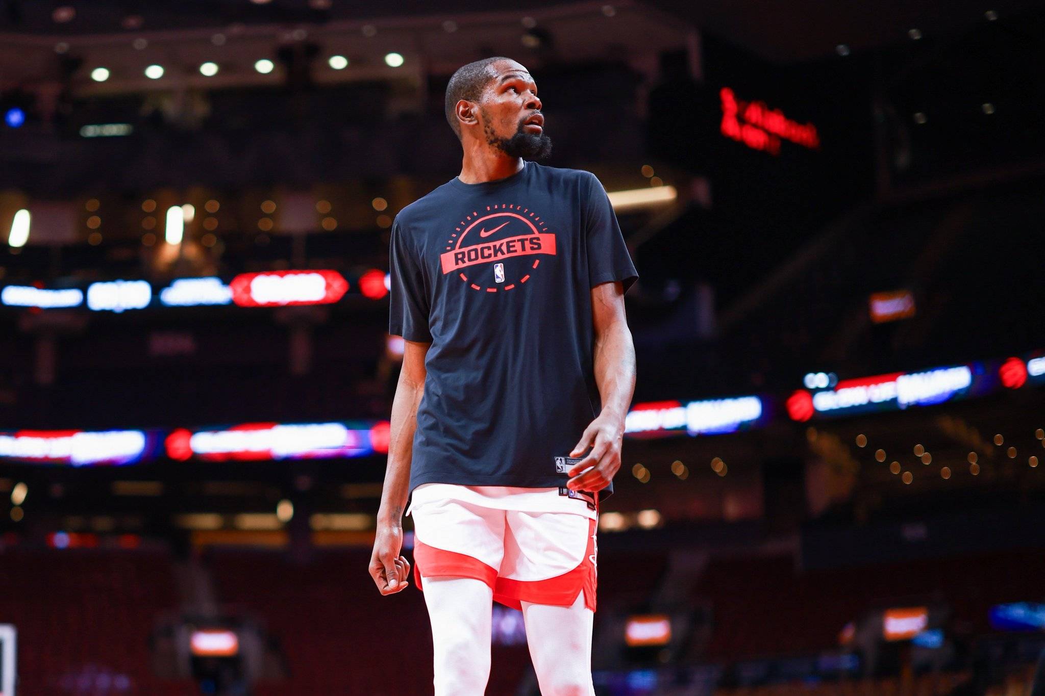 东契奇34+12+7里夫斯33分 湖人轻取鹈鹕收获七连胜