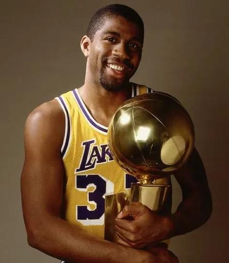 国足新帅伊万科维奇首秀3-0新加坡，艾克森建功